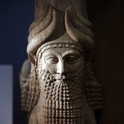 𒀭 𒀸 𒋩 كاتب ألواح مسمارية 🇮🇶
حين أنقش الطين، لا أكتب تاريخًا فقط، بل أوقظ ذاكرة الأرض.