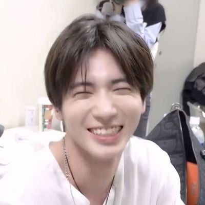 banananarra's profile picture. ✧･` 🩷*✧･ﾟ🎀✨:*  moa only💞🤏 TXT 0T5!!! 24/7 thinking bout my day