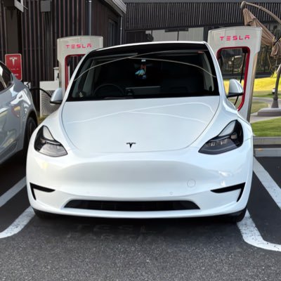 アニメとゲームが大好き 🚗 車好き ウタと初音ミクが推し! ガジェットずき ミーム好き love Cars and Tesla Fan 2023 model Y RWD owner waiting for FSD to come to Japan