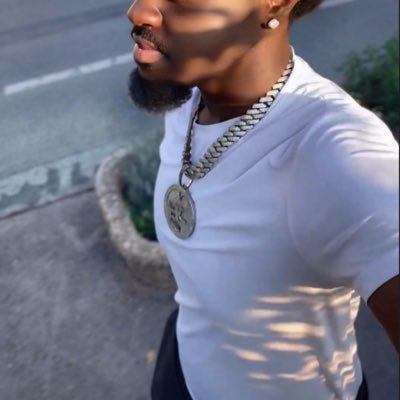 Acteur, Designer Styliste, Auto-Entrepreneur 👨🏿💻