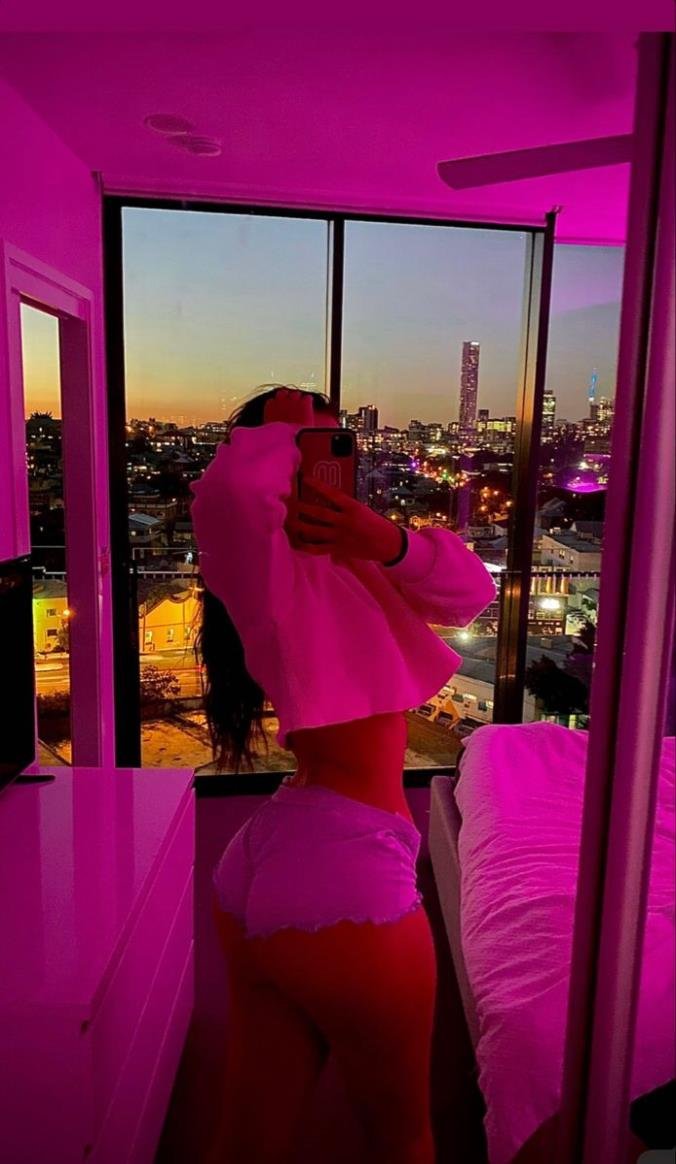 This is simply a side page... Kindly follow my real account @Gabbyycaky