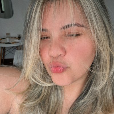teacher, uerjiana, emocionada, tricolor e de esquerda. gosto de opinar sobre coisas que não tenho conhecimento.