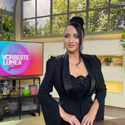 Makeup artist
& Real estate investor here UK.