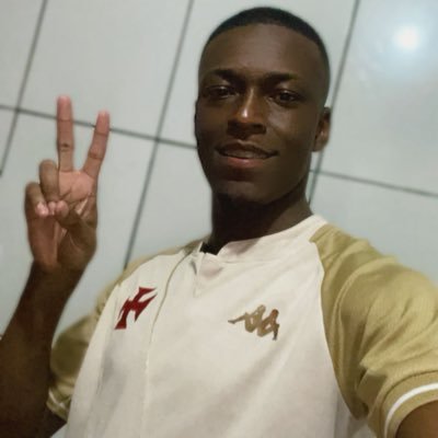 Ainda que a minha mente e o meu corpo enfraqueçam, Deus é a minha força, Ele é tudo o que eu sempre preciso. 🙇🏾♂️