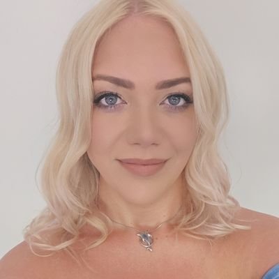 thatgalchappers's profile picture. I live in paradox, but I never hide my truth