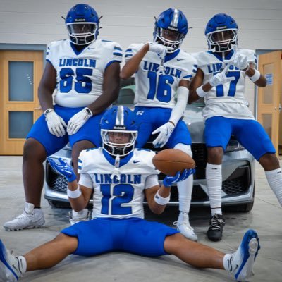 🏈 (QB/RB/LB) 🎓2027 | 5’11 | 195lbs |@lhsrailsplitter | 3.7 GPA | Ypsilanti, MI | Uncommitted | HUDL: https://t.co/lG0H2m396o