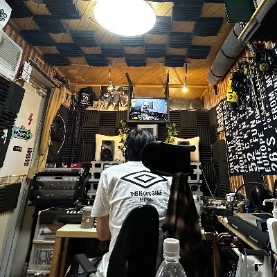 格安レコーディングスタジオ「ミンクス」の青木と申します!高校生バンド 引き語り8時間20000円 8時間バンド38000円 バンドクリニック4時間1人3,000円全て税込み!丁寧な作業が売りで音質は好評!良い作品作りに協力させてください。過去の作品、RECスケジュールはHPを!!月半分某ライブハウスでPAもしてます!