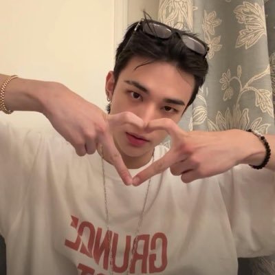 stars and hyunjin. || 28! || #StrayKids 🫂