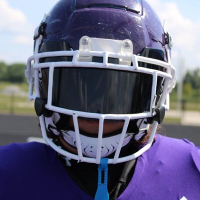 C/O 27ā Pickerington Central High school, Bench 305, Squat 500, 3.4 gpa, 4.7 40 yd dash, 5ā11 204lbs
