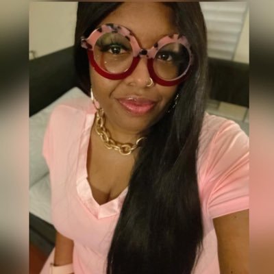 40 |🤸 a lover of intellectual conversations. I do Love and Romance. Don’t come asking me to fuck you, cause the answer is NO!