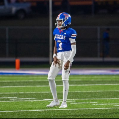 GOD first✨ 6’2 175 ATH/qb💯|ms Noxubee County🐅 |student athlete 📚gpa:2.5 email:kingfrmlak@yahoo.com✉️phone number: 6623615005📲(Co 2027)☦️hudl:Jykeim Goodwin