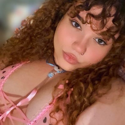 24 ♡/🐮🦋🦄🪩🩷🩰👑🪞🧋🌊🌙🩵🌈🐾🧸🌻🪐🎀 ig:monicaaraqueel @SportingCP @arianagrande