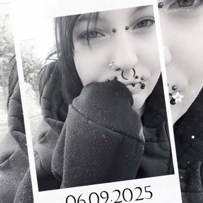 @izzy_1994_
