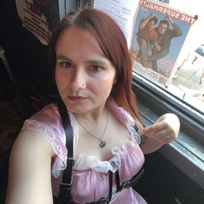 🏴 • she/they • 29 • queer • caffeinated, vaccinated and freshly masturbated
