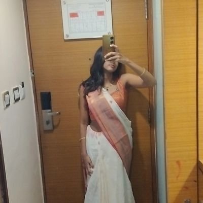 Ri_percussions's profile picture. human embodiment of the color blue