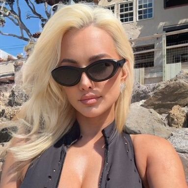 oliviabeauty121's profile picture. 