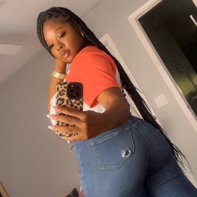 Stay close to people that feel like sunshine 🌞 K.A.W 👩🏾🍼