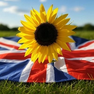 Genuine 30+yrs Spiritualist Medium & Tutor 💛 👻💖Paranormal, 💖📚, 🎬, 🍝,🍷 & 🐕🤗
https://t.co/N7wiMNWGhm
