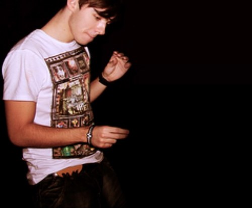 NathanSykcs's profile picture. A member of a boyband and I look a bit like Sid from Ice Age. I'm in Ravenclaw.