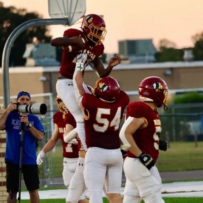 5’9 165 pound RB | @WNHSwarriorFB (FL) | class of 27’ | #904-870-2732 📲 | Shamoig1204@gmail.com 📩