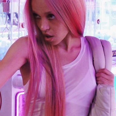 plutonismos's profile picture. jaehyun’s military wife