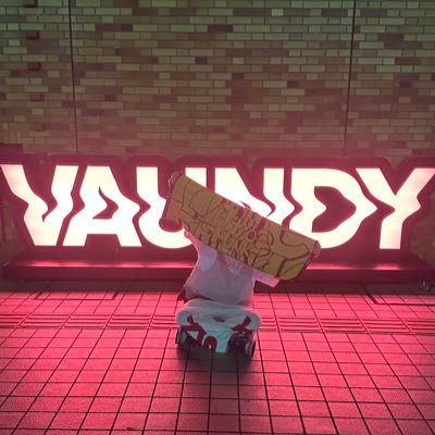 VAWS premium 東北在住の大学1年生 です! little punk9/6岩手next→東京ドーム!VAWS仲良くしたいです!https://t.co/CgyWdXQV5W