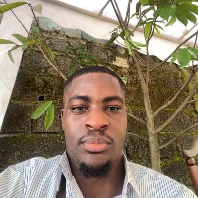 @realmadrid🤍🤍,@psg ❤️💙
||geek🎮||développeur amateur💻||etudiant📚||Je n'ai rien je vis juste(💸🚫).
J'aime le mystère,la politique,le foot...
Sawa d'1m97.