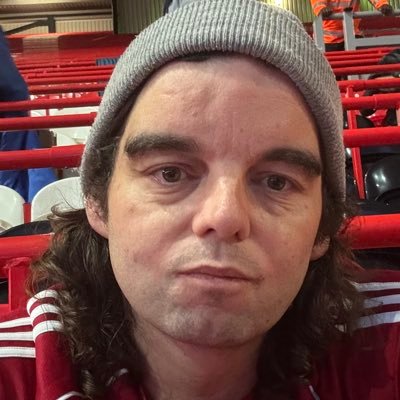One time Singer & co-founder @scarsfromrain,Irish accent. My religion @LFC, JFT 97. #dontbuythesun Trying this https://t.co/hhzpFEs8nz