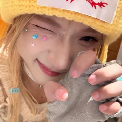 choocosparkle_'s profile picture. writting & yapping