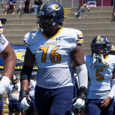 AGTG ✟ || @cocfb || December Grad || #76 || 6'6 315 ⭐️⭐️⭐️ || GPA. 3.7 ||15 D1 Offers|| @red_env_sports Athlete || https://t.co/rMaArHGmAg