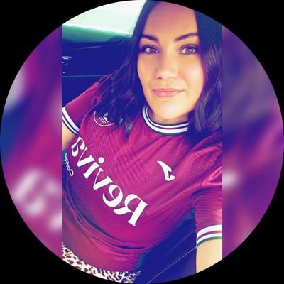 Mum to 4 boys.
Dog Mum.
Swans ⚽️🦢.
Self-proclaimed Geek.
Music lover.
NO DM'S