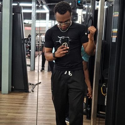 sou negro, gato, vagabundo, sou solidão...
https://t.co/rziViWZaUl