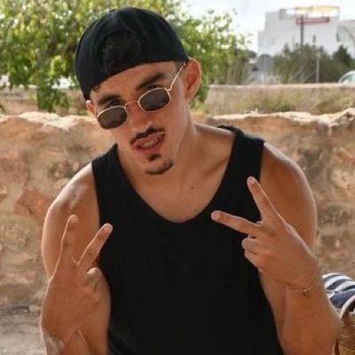 - 🦇🧡 valencianista 🧡🦇 y sin neuronas
- soy gracioso (creo) y me gusta el humor
- sadiquista de corazón 🖤