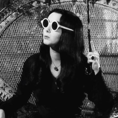 Dorothy❤️🔥 Sentimental freak from mars, figuring out how to let the sun in.🐘
