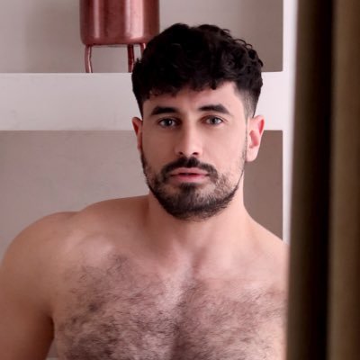 Algerian-Portuguese Content creator, vers, based in France, sharing my hottest adventures https://t.co/KbTsWMM3NO DM for collabs, Subscribe here ⬇️