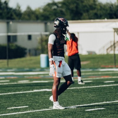 2027 || 5’11 175lbs WR || 4.43 40 || 2x UIL T&F State Qualifier || Memorial High School || 3.7 GPA || Contact 📲4092371848 || Email 📧 brichards7313@yahoo.com