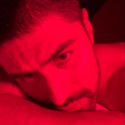 Mi presente quiere comerse a mi pasado y vomitarlo en algo alucinante. Gaga's music makes me fucking crazy.