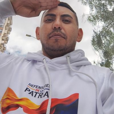 Ingeniero Software, me encanta .net y el ecosistema Microsoft, la Fórmula 1, pero sobre todo Cristiano. También soy Libertario.
