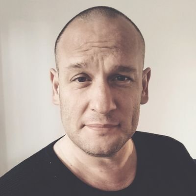 Romancier. Podcaster en Renseignement. Rex.