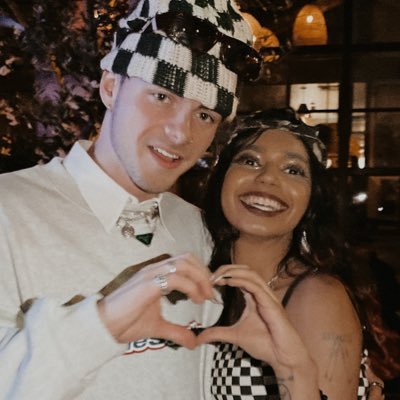 they/she ✰ owner of tgtatbo, thank u next & reputation