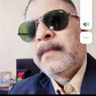ShanideoH's profile picture. journalism  writer