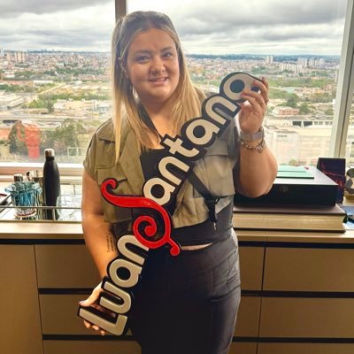 Ingrid_Longo_'s profile picture. “E ninguém no mundo vai fazer eu me sentir de novo assim...” Since 2010