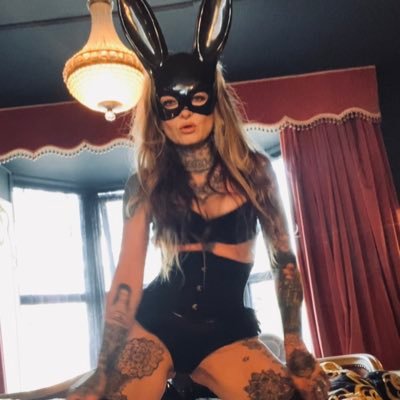 Sadistic and sophisticated. High heels aficionado. Your servitude, respect and obedience are mandatory. Respectful DM’s only. Mentored by @sherrylever
