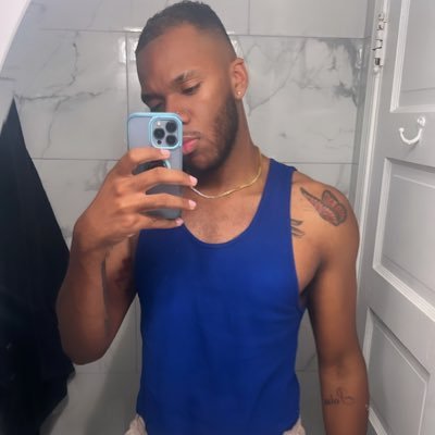 DirtyDinero__'s profile picture. Come here fine shyt , I followed u for a reason 😏 RN 💉 Future NP