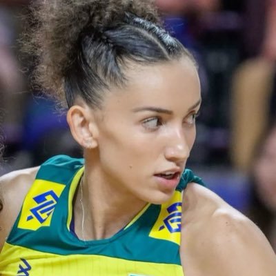 vôlei || as vezes eu sou muito presente, as vezes muito ausente, inconstante provavelmente