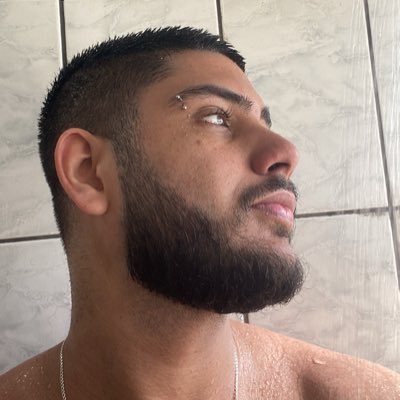 JorgeBicha23633's profile picture. Apenas um gigante de 2m, mono sup que gosta de basquete e vôlei.. amo minha mulher 🤍🃏 (uso pra desabafos)