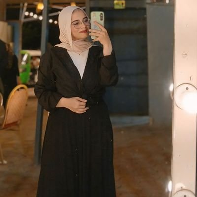 ادعو لأثار عبد الحكيم بالرحمه والمغفره .
pt student lvl5