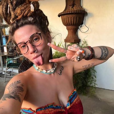 I’m here for a meet up you can send me a DM for a menu