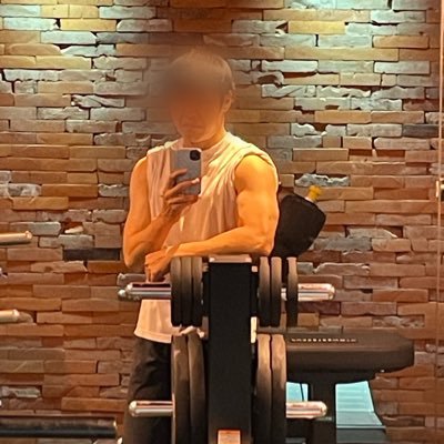 ボディメイクに励むサラリーマン👔/中高大学時代は陸上部(短距離)🏃♂️/健康体が自慢💪/休日はたまに各種マッサージ店を堪能😌/メンエス歴は10年以上💆/趣味は筋トレ・ジム🏋️♀️、ダイエット🏃♂️、食べ歩き🍜、散歩🚶♂️、ピアノ🎹/現在、体脂肪率10〜11%をキープ中🔥