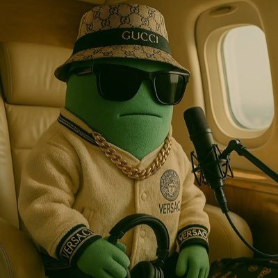 elmarocit's profile picture. Day 1 $PILL-iever 💊 | 🎨 Visuals architect | 👑💊 Creator of Lord Pillion | Breaking out of the Matrix, one pill at a time                    @Pillievers